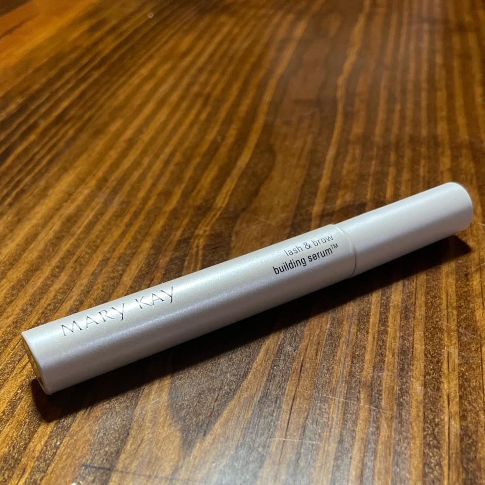 Mary Kay Lash and Brow Building Serum - Picture 2 of 2